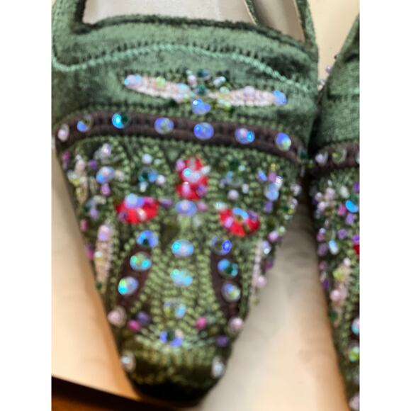 Newport News fancy beaded pumps sized 5 
barely worn - Picture 3 of 4